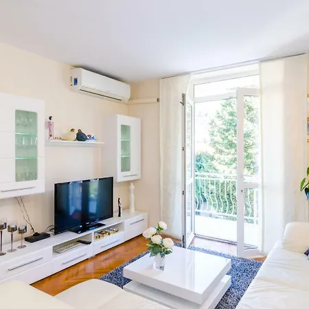 Apartman Leona
